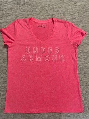 Under Armour Women's Heather Pink V-Neck Logo Tee
size M